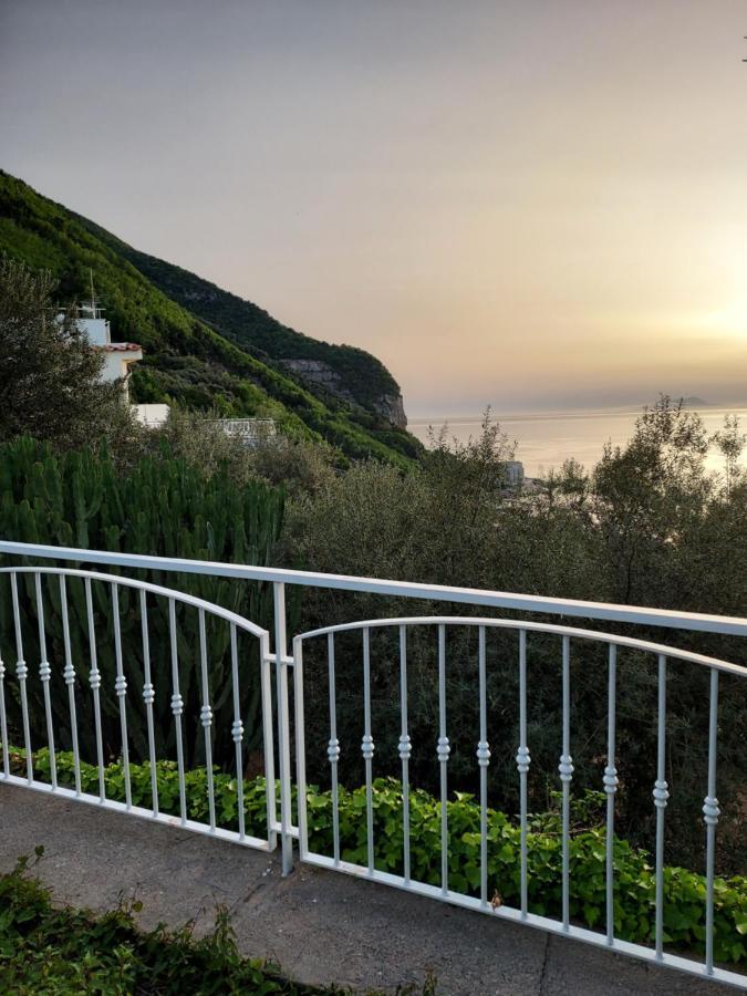 Hotel Lucia Castellammare di Stabia Exterior foto